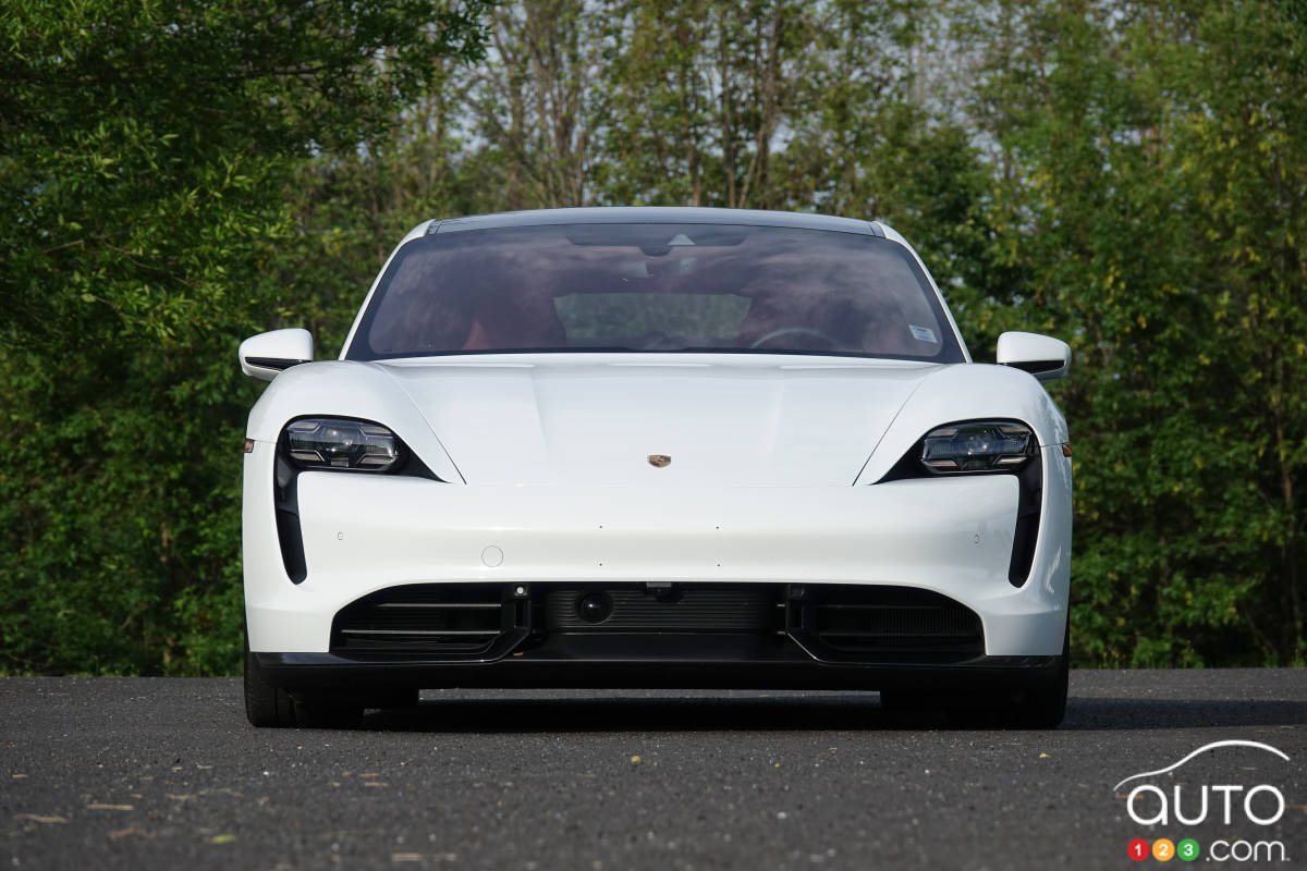 Porsche Taycan Turbo S 2020, avant